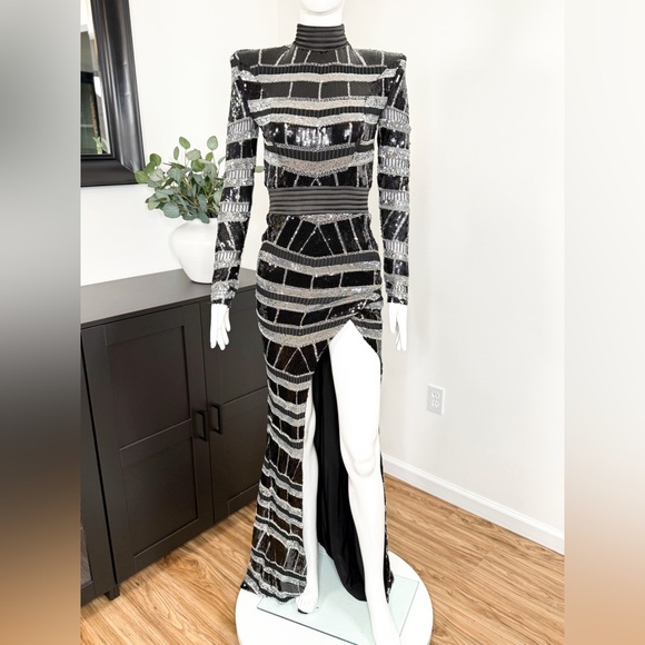 Zhivago illume Sequin Cosmo Embellishment Gown Size 2 - Picture 7 of 14